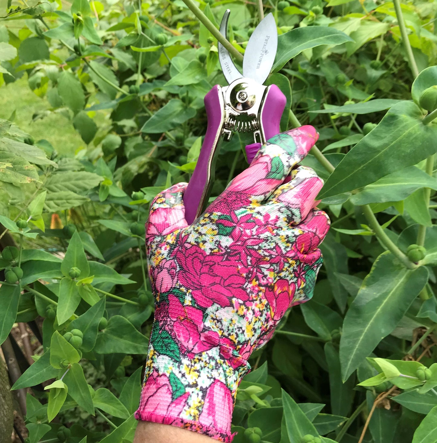Petal Power Ladies Garden Gloves (2 pairs) & Mini Pruner Secateurs Set - Ladies Garden Gift