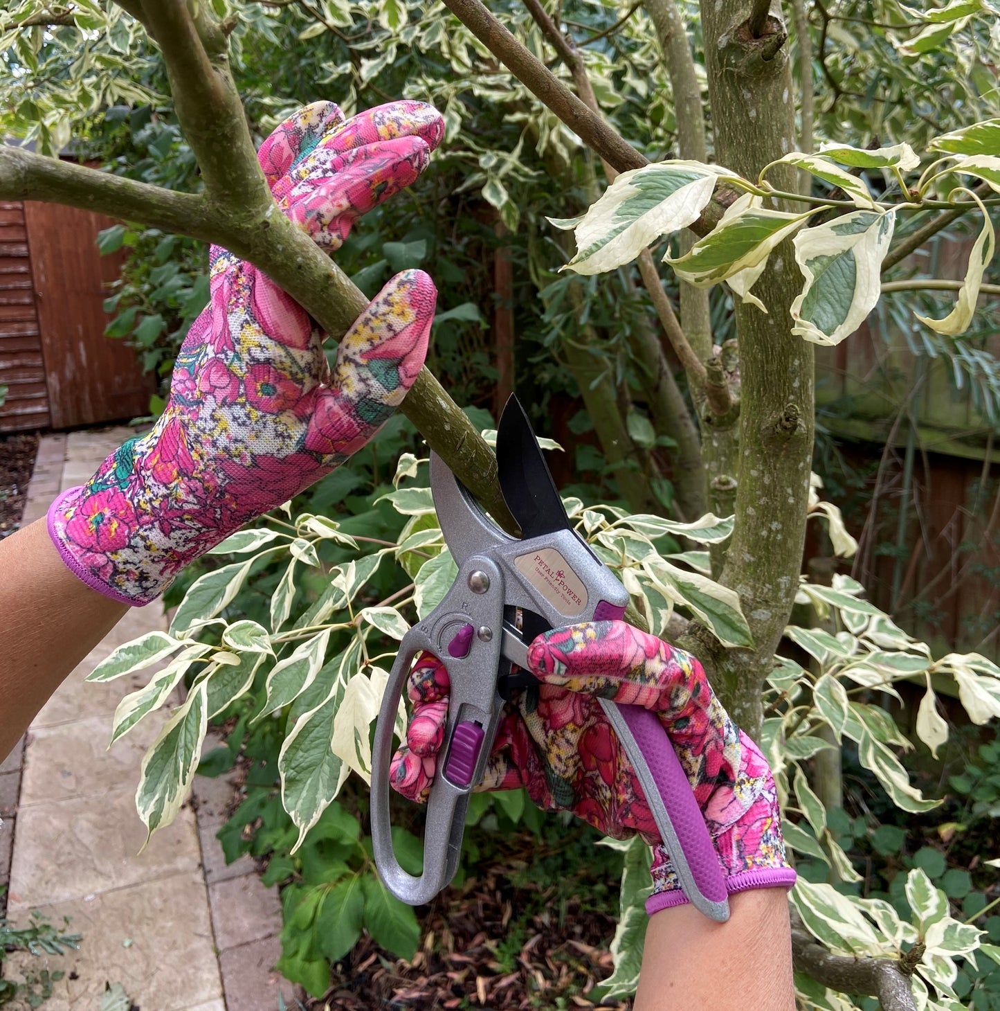 Petal Power Ladies Gardening Gloves (2 Pairs) Rose Garden Floral - Work Gloves for Women - Best Ladies Garden Gift