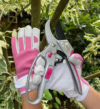 Load image into Gallery viewer, Ladies Leather Garden Gloves - Perfect Work Gloves / Gardening Gloves for Women
