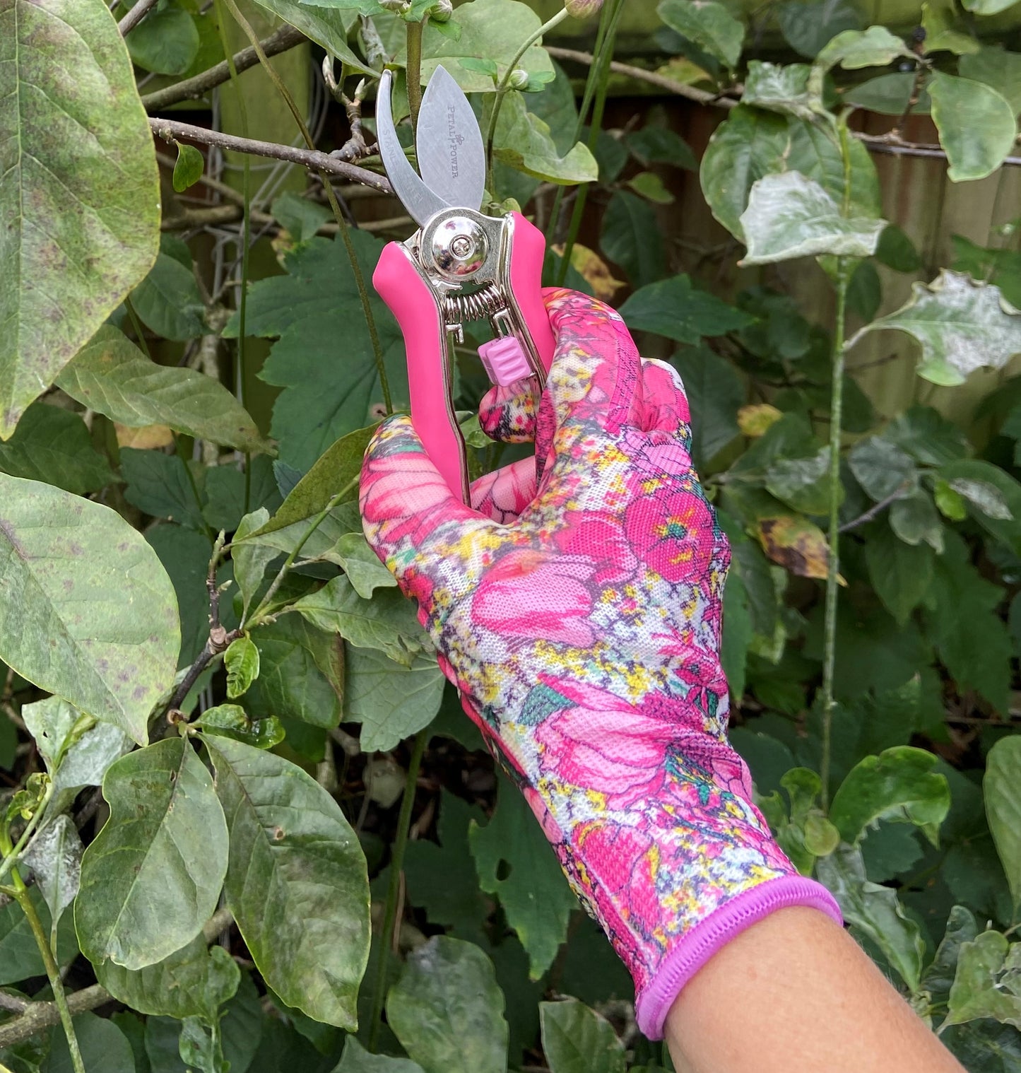 Petal Power Ladies Gardening Gloves (2 Pairs) Rose Garden Floral  - Work Gloves for Women - Best Ladies Garden Gift